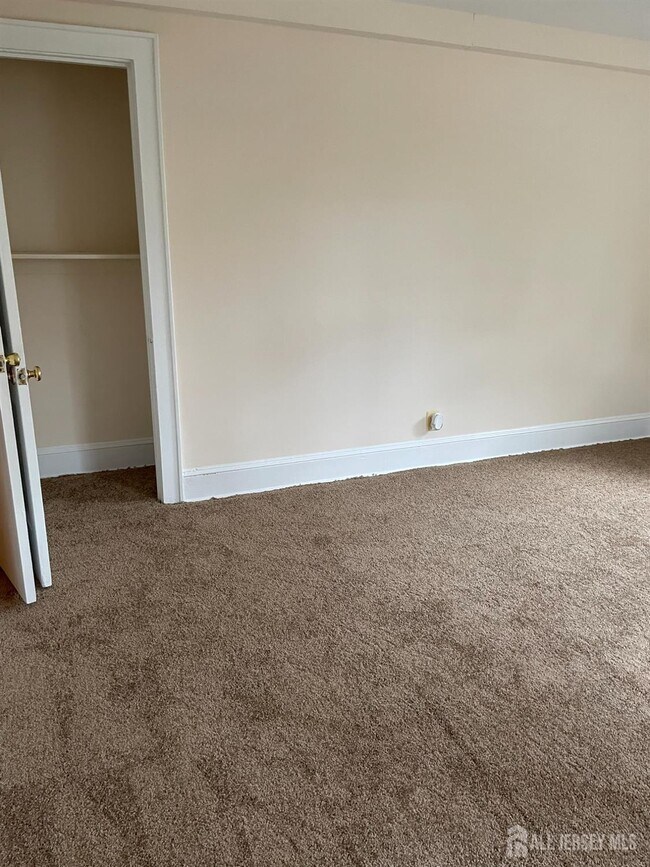 Foto del edificio - 549 Main St