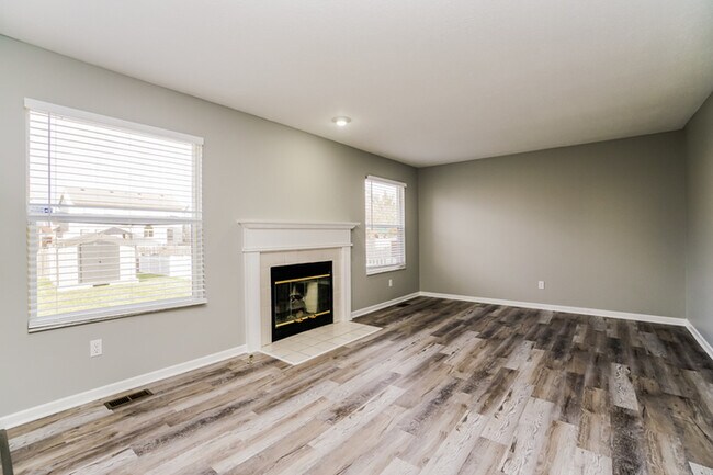 Building Photo - 5994 Heritage Farms Ct