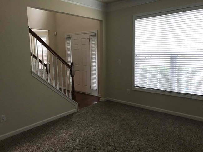 Building Photo - 3440 Coval Cir