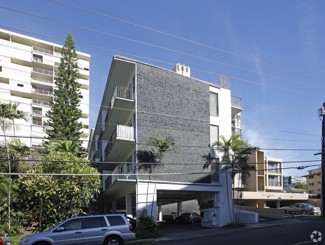 Building Photo - 1448 Thurston Ave