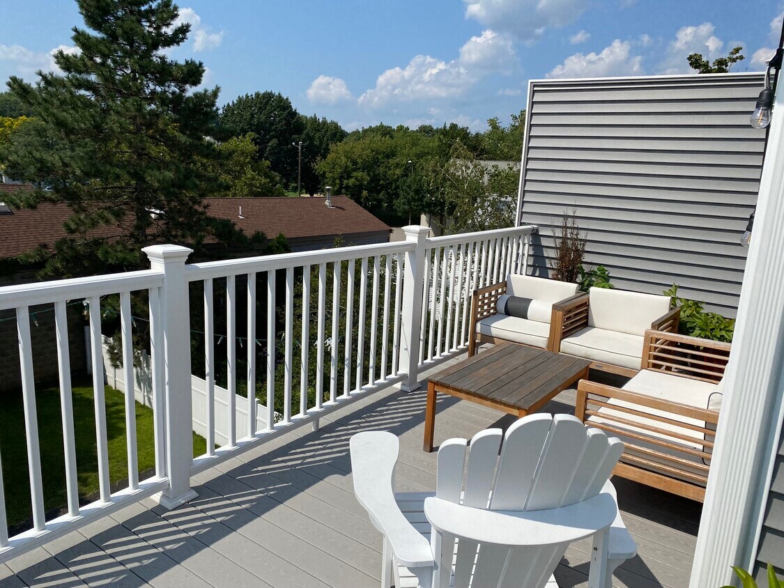 11 Myrtle St Unit 1, Waltham, MA 02453 Apartments in Waltham, MA