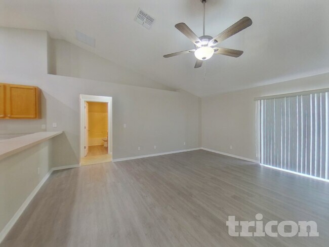 Building Photo - 1026 Sandhill St