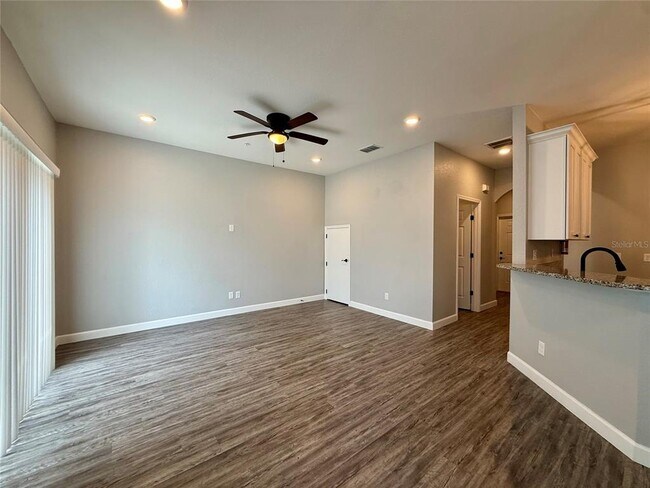Foto del edificio - 2430 Willow Wy