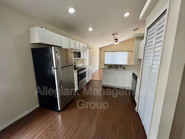 Building Photo - 602 Keppel Ct