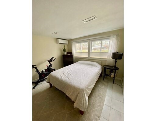 Building Photo - 400 Colonial Dr