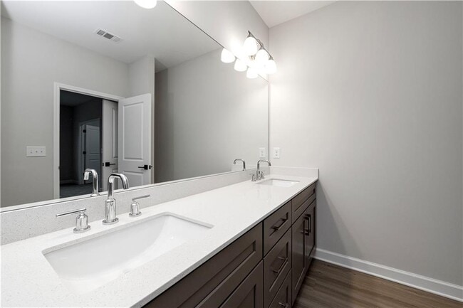 Foto del edificio - 1994 Main St NW