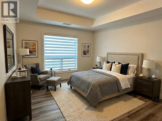 Photo du bâtiment - 728 Brownstone Dr