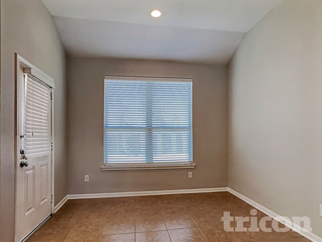 Building Photo - 410 Heatherton Hill Dr