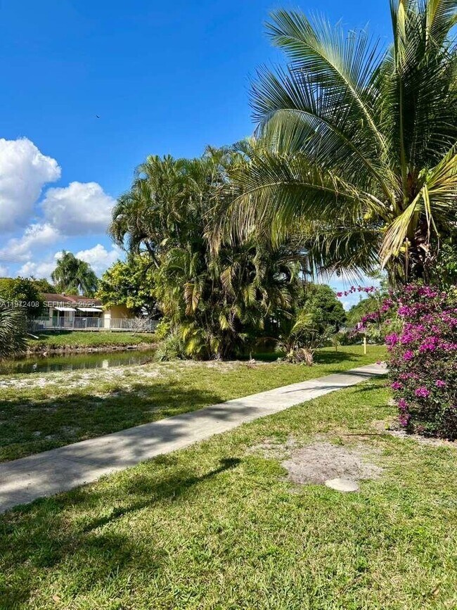 Foto del edificio - 2035 NW 46th Ave