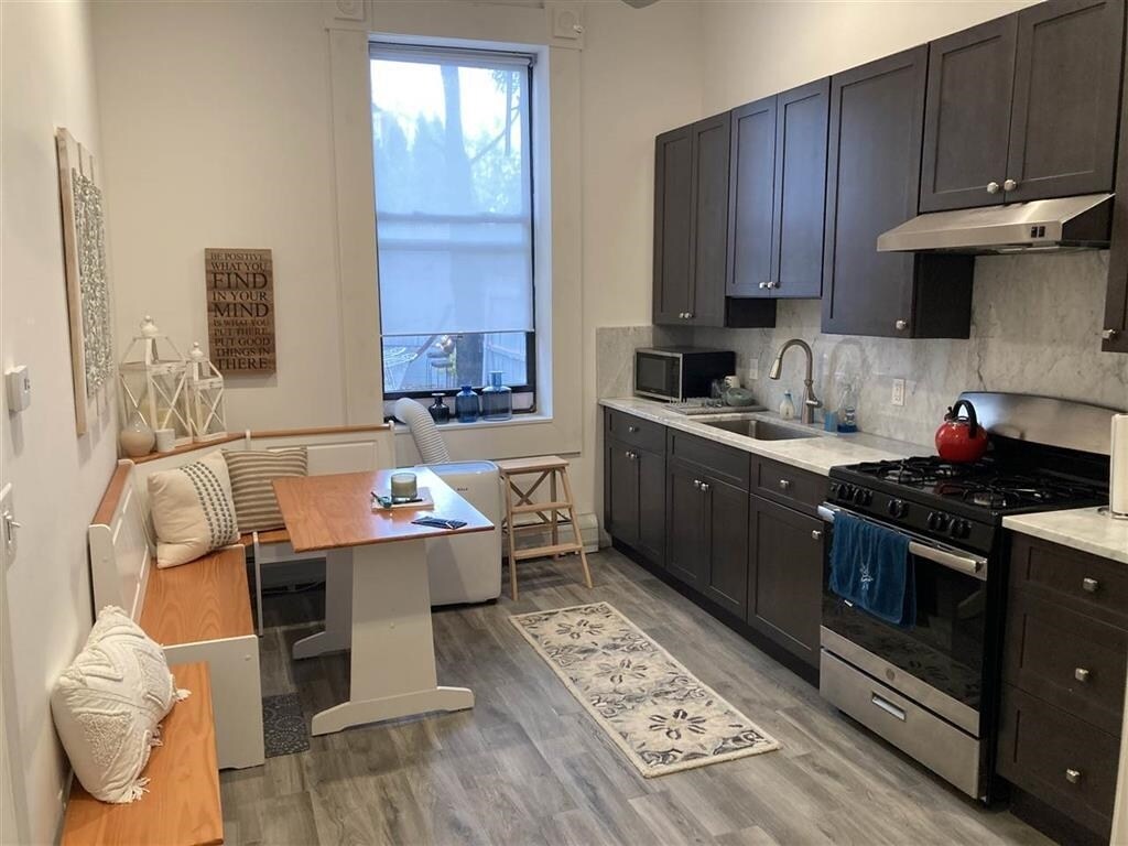 561 Hudson Ave Unit 1, Weehawken, NJ 07086 Room for Rent in Weehawken