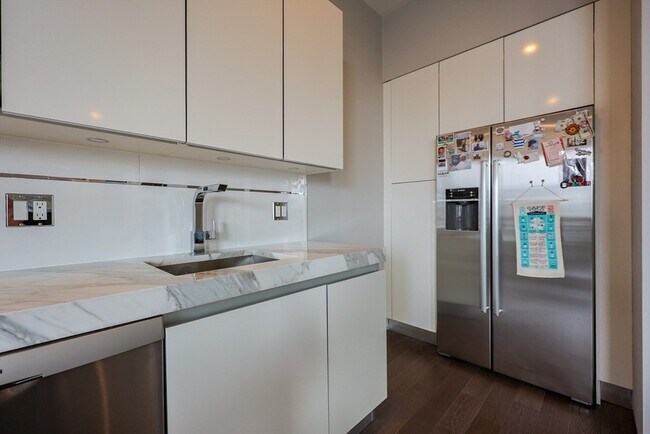 Foto del edificio - 537 E 1st St