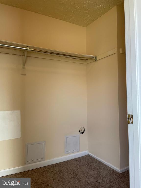 Building Photo - 2095 Edinburgh Ct