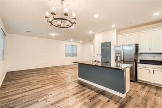 Building Photo - 1009 Bluebell Brook St