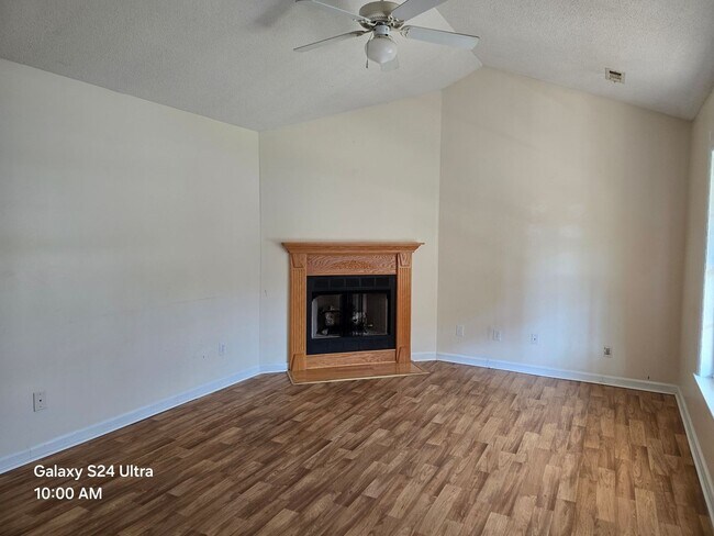 Building Photo - Coming Soon!   3 Bedroom, 2 bath house wit...