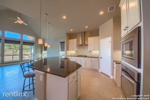 Building Photo - 134 Gaucho