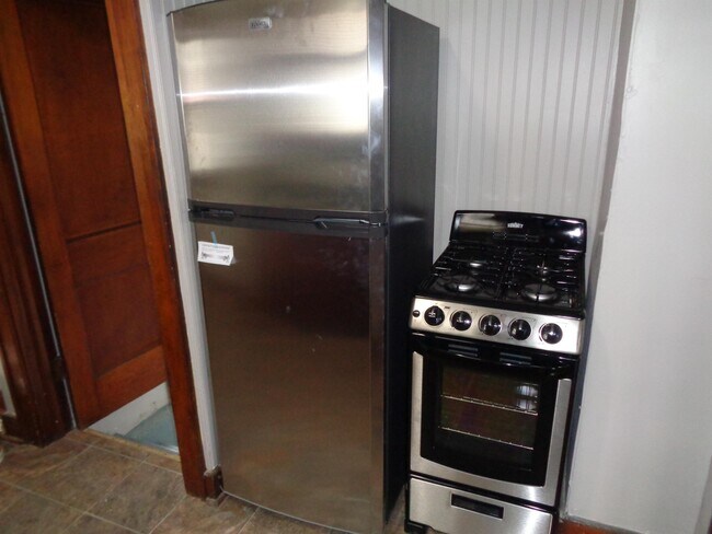 Foto del edificio - 325 E 19th St
