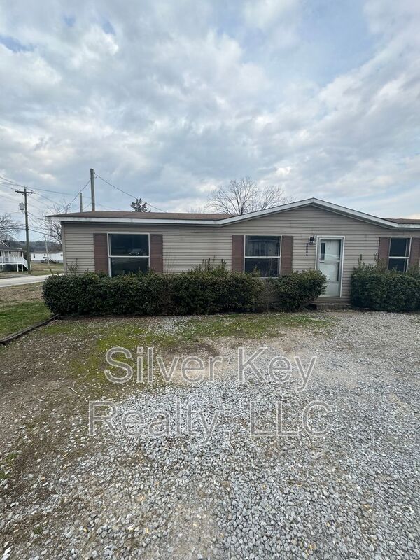 901 Eastanallee Ave Unit A, Athens, TN 37303 Condo for Rent in Athens