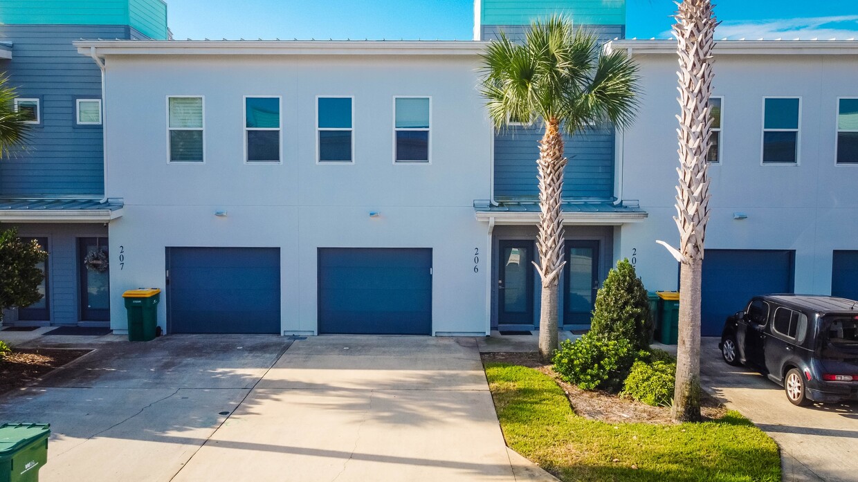 Primary Photo - 340 Bluefish Dr