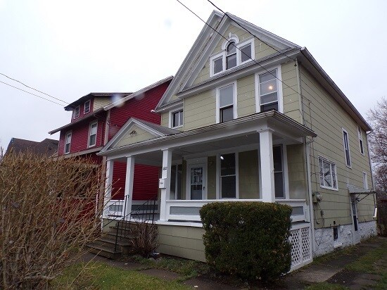 Building Photo - 1822 Ontario Ave