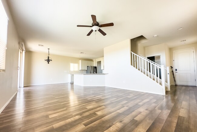 Foto del edificio - Spacious Two-Story 3 Bed / 2.5 Bath Home with Solar & Modern Upgrades!