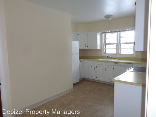 Foto del edificio - 3 br, 2 bath House - 834 Alderson Avenue