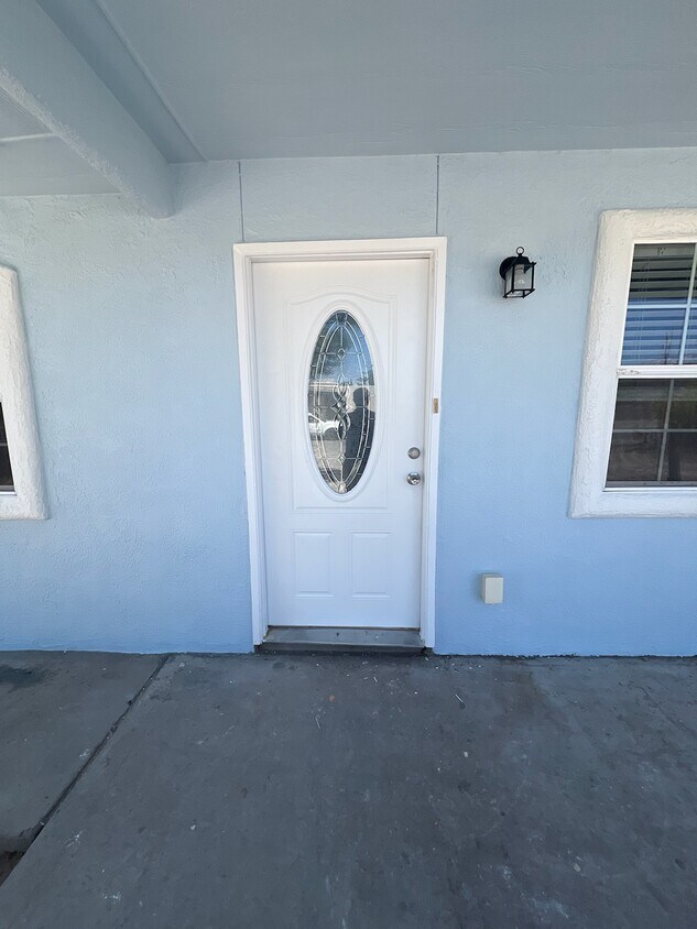 Primary Photo - 211 Rio Rojo Dr