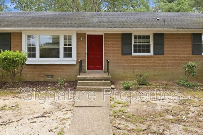 Foto del edificio - 1413 Robindale Rd