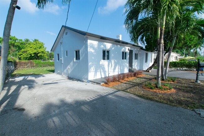 Foto del edificio - 2324 NW 14th Ave