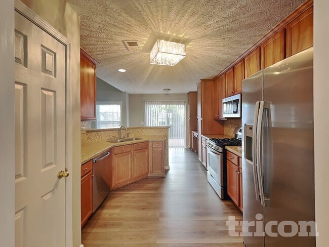 Building Photo - 3527 Butler Springs Trace