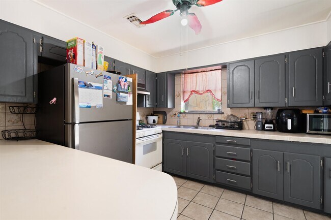 Foto del edificio - 504 Ave V