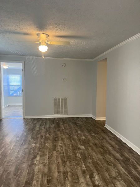 Building Photo - 4 bdrm/2 bath first floor duplex unit