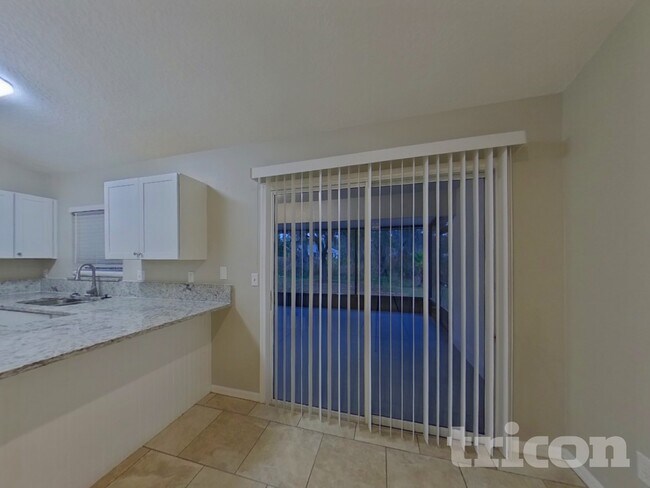 Foto del edificio - 744 Tranquility St