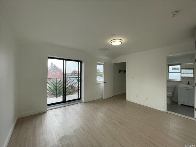 Building Photo - 6130-61156 156th St