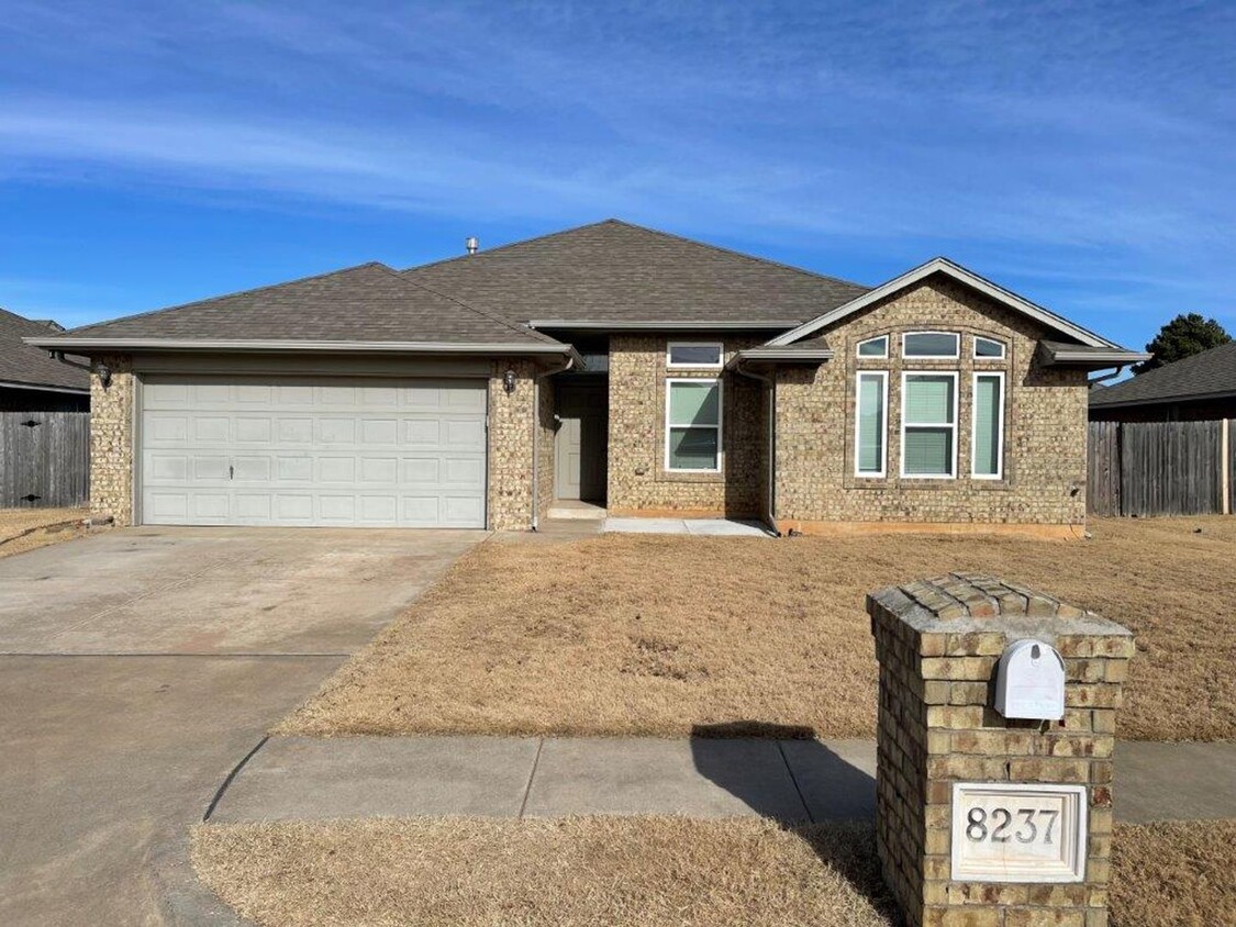 Primary Photo - 4 bed in Putnam City Schools!