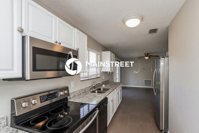 Foto del edificio - 3 Bedroom Pet-Friendly Home in PALM BAY, FL with Main Street Renewal