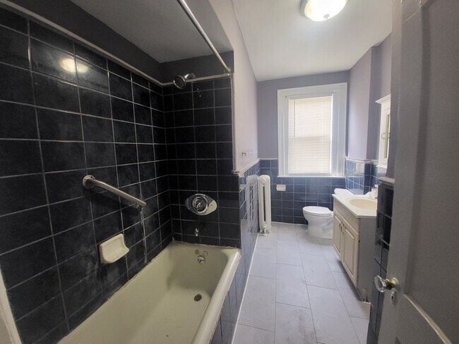 Foto del edificio - 5044 N Sydenham St