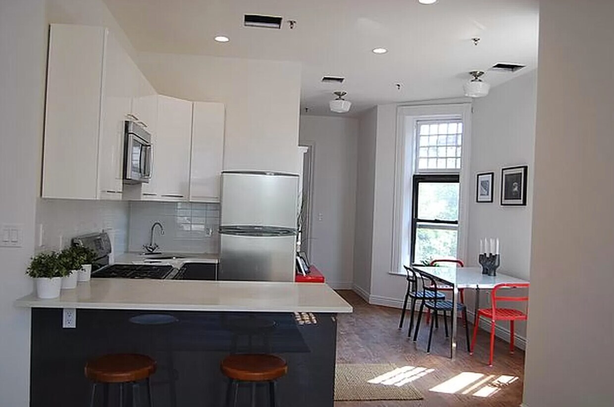 Foto principal - 240 Lenox Ave