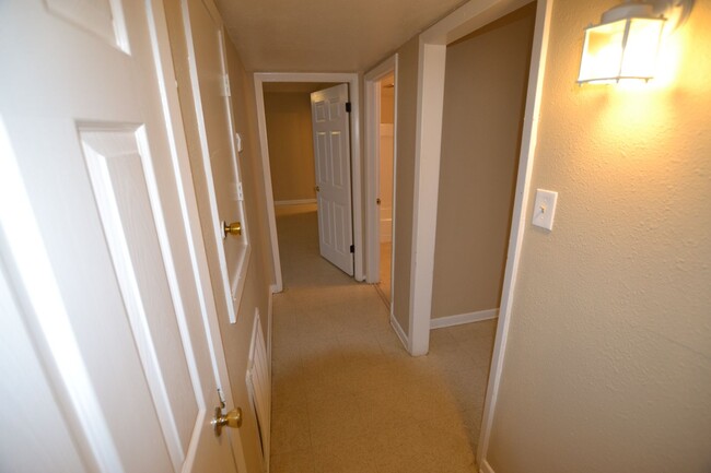 Foto del edificio - 2 bedroom, 2 bath apartments in Sherwood F...