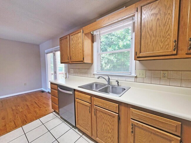Foto del edificio - 807A Edgemont Terrace SW