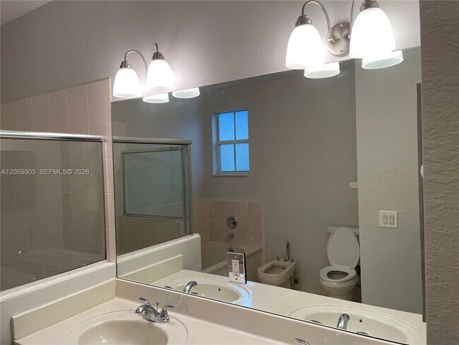 Foto del edificio - 2296 SW 156th Ct