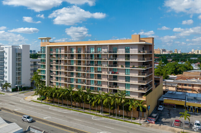 Building Photo - Coral Pointe Condo