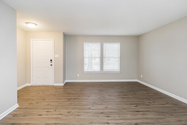 Foto del edificio - 2011 Dunsmore Ln