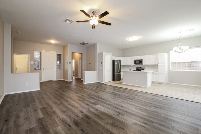 Building Photo - 13587 W Tara Ln