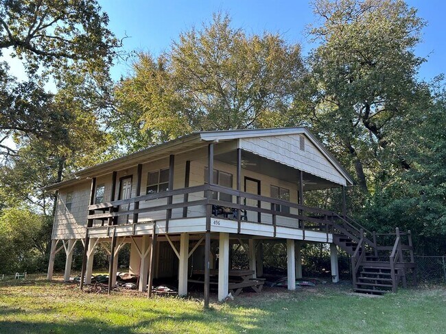 Building Photo - 496 Campground Rd