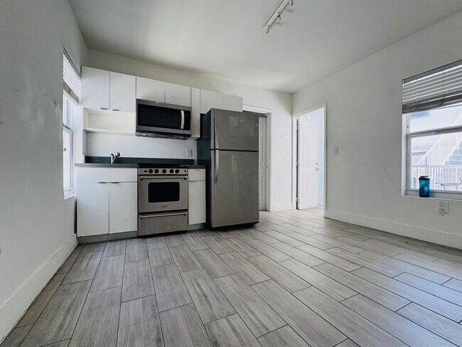 Foto del edificio - 7910 Abbott Ave