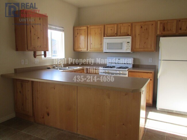 Building Photo - 2 bedroom 2 bath all on one level