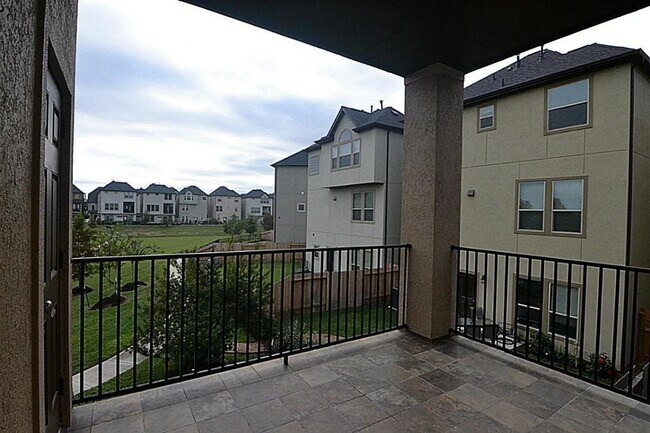 Building Photo - 9939 Spring Shadows Park Cir