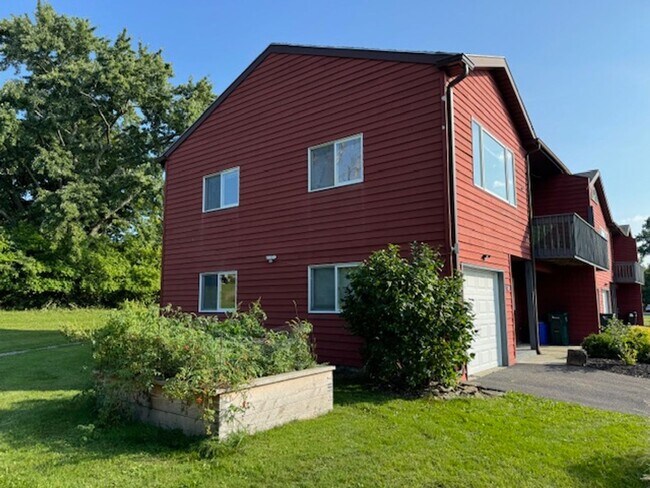 Building Photo - Beautiful South Hill Condo