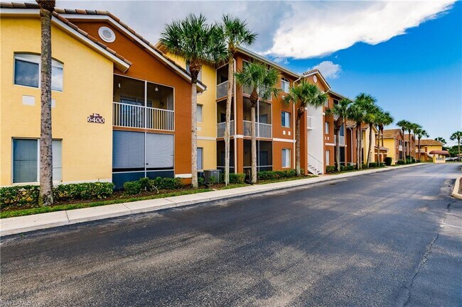 Building Photo - 6400 Aragon Way