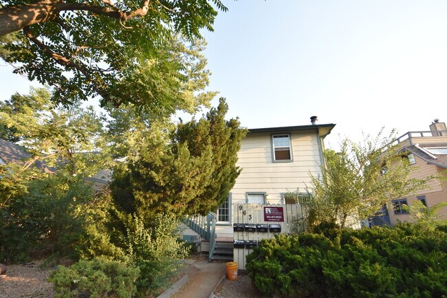 Building Photo - 963 Marine St